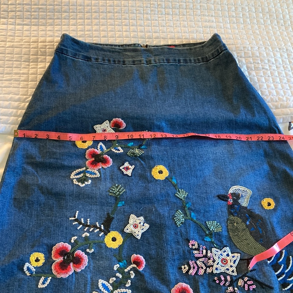 Denim skirt, adorable colorful sequin work EUC - Picture 7 of 7